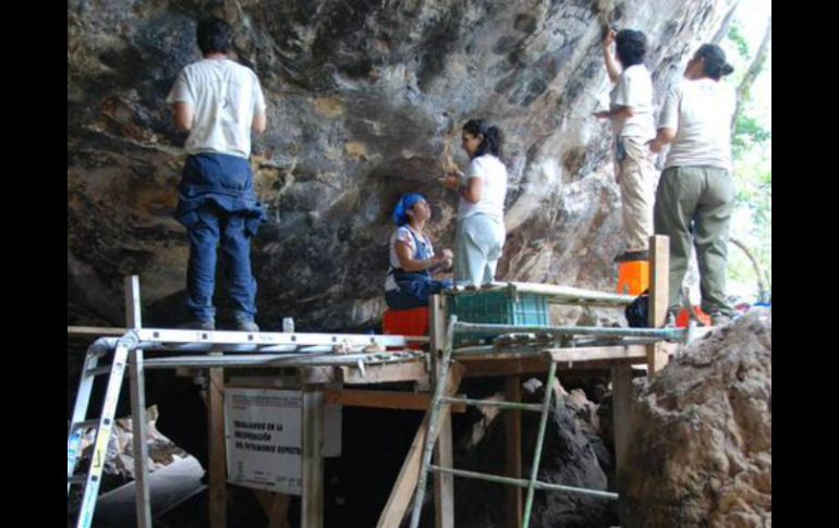 El INAH concluyen la restauración del conjunto de pinturas rupestres en el interior de la cueva de Oxtotitlán. TWITTER / @INAHmx