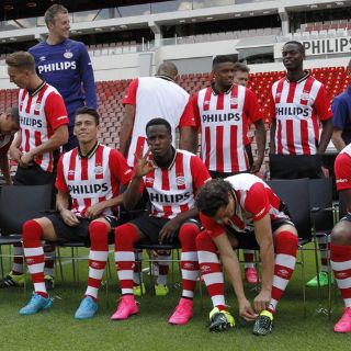 Moreno y Guardado, en la foto del PSV