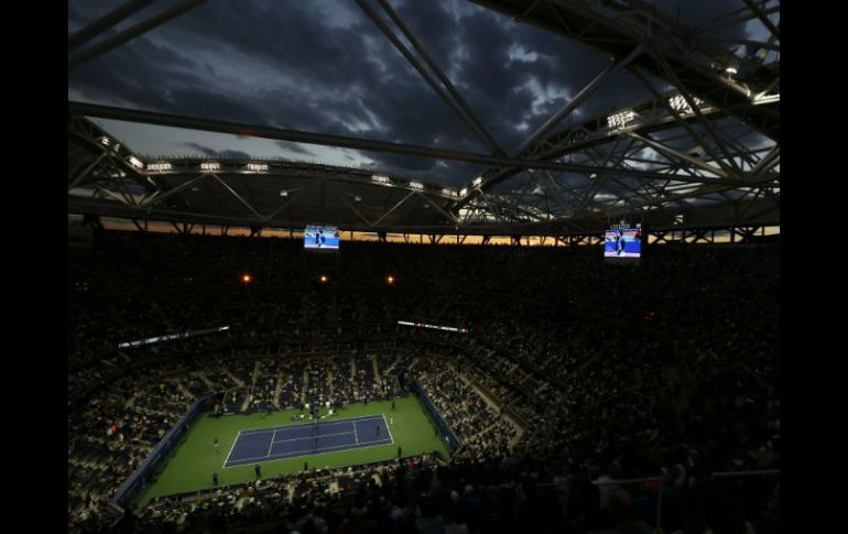 Será la sexta vez que Djokovic y Federer choquen este año, todas en finales. AP / J. Cortez