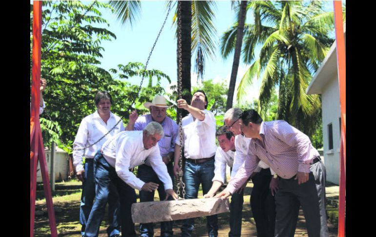 Ayer iniciaron la ampliación de un centro de salud en Villa Purificación, donde no hay nacimientos por falta de infraestructura. ESPECIAL /