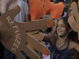 En Madrid, miles de personas salieron a las calles con pancartas como '¡Bienvenidos refugiados!'. NTX / J. Rojas