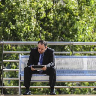 Uso de tabletas ayudaría a combatir analfabetismo en adultos