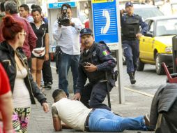 Los llamados motoladrones continúan con los asaltos a transeúntes, pero ahora de una manera más violenta.  /