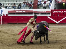 El novillero español Rafael Serna arrancó los aplausos del público con su actuación ayer en Guadalajara. EL INFORMADOR / R. Tamayo
