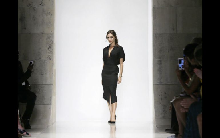 Victoria Beckham ha crecido en el mundo de la moda, tras dejar la música. EFE / P. Foley