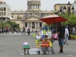 Secturjal informó que, en 2014, 9.3% de los visitantes consideraron que lo menos atractivo de la ciudad es el ambulantaje. EL INFORMADOR / F. Atilano