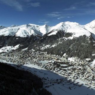 Mueren alpinistas tras avalancha en Alpes franceses