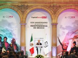 Miguel Ángel Mancera presidió  la ceremonia del 2015 aniversario del inicio de la lucha de Independencia. TWITTER / @ManceraMiguelMX
