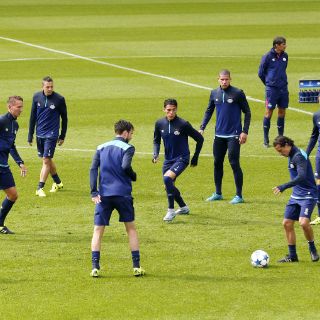 Guardado y Moreno van de inicio contra Manchester United