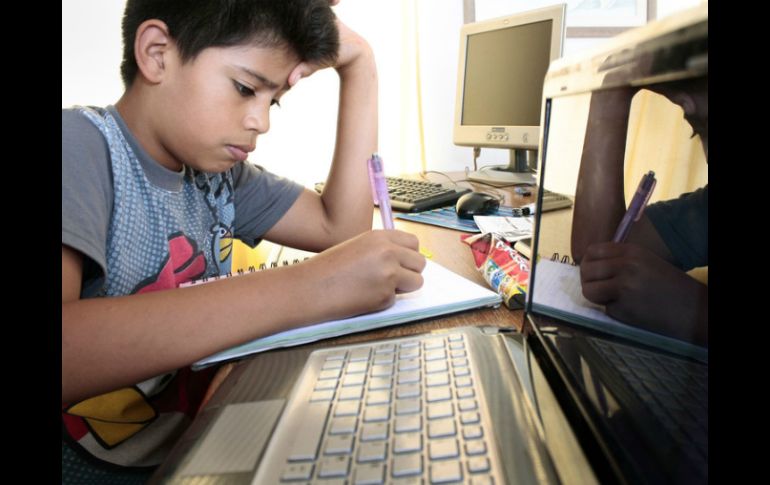 Señalan que México tiene un reto importante para avanzar en TIC's en escuelas y hogares. EL INFORMADOR / ARCHIVO
