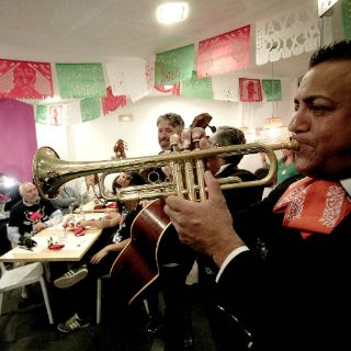 Mariachi engalana festejos del grito de Independencia en Irlanda