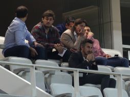 El entrenador (2 d-i), ya presenció en vivo un juego del Rebaño, la derrota ante Monarcas. EL INFORMADOR / M. Vargas