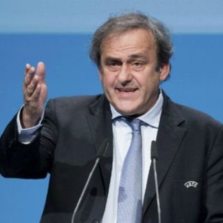 Platini suma apoyos en Inglaterra y Asia