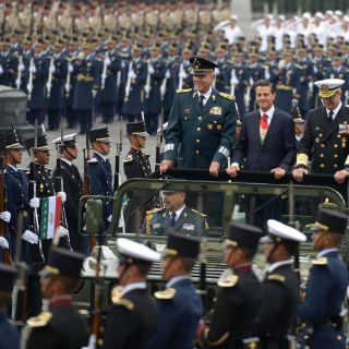 Sin novedad, transcurre desfile militar que encabezó Peña Nieto