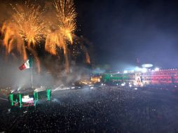 La ceremonia del Grito de Independencia en el Zócalo de la Ciudad de México llenó como siempre. NTX / J. Lira