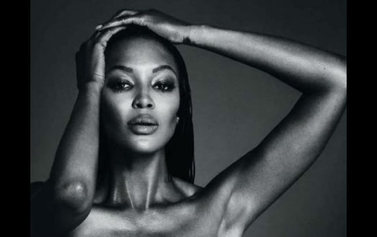 La imagen se trata de un avance del libro de dos volúmenes sobre ella que Taschen publicará. TWITTER / @NaomiCampbell