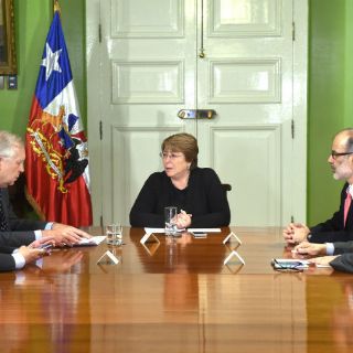 Bachelet confirma tres muertos tras sismo en Chile