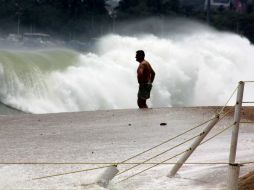 La marejada es un oleaje elevado generado por el viento que provocan las tormentas en el Pacífico Sur, al oeste de Chile. SUN / ARCHIVO