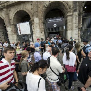 Cierre del Coliseo y el Foro Romano causan indignación en Roma