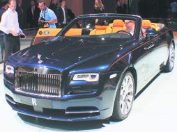 Rolls-royce. La marca presentó el Dawn, una versión descapotable del Wraith. EL INFORMADOR / S. Olveira