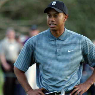 Tiger Woods se somete a cirugía