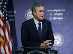 Jeb Bush dice que Barack Obama es un hombre competente; rechaza los insultos de Donald Trump a los musulmanes y mexicanos. AP / C. Osorio