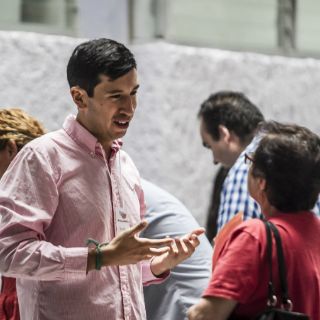 Pedro Kumamoto se reúne con ciudadanos en la Univa