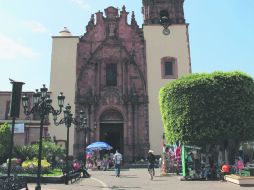 Parroquia de san miguel arcángel. Centro de fe y hermosa postal de esta ciudad alteña, con su característica torre de cantera. EL INFORMADOR / F. Gónzalez