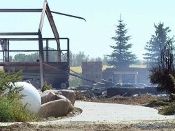 La empresa de materiales peligrosos BNSF participa en la limpieza y asegura que estarán al pendiente de daños ambientales. AP / KELO-TV