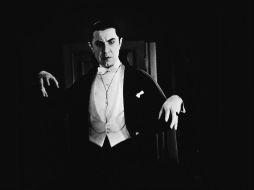 Personaje. Béla Lugosi parece haber sido devorado por el Conde Drácula; y aunque hoy en día apenas procova miedo. ESPECIAL / Universal Pïctures