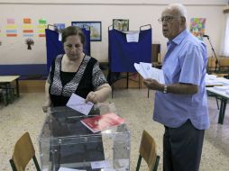 Los griegos están convocados a las urnas para renovar los 300 escaños del Parlamento unicameral. EFE / O. Panagiotou