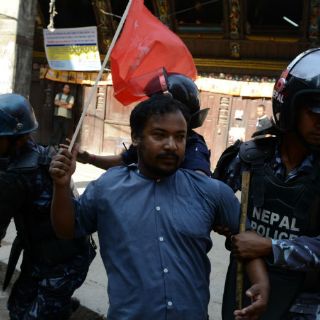 Nepal promulga formalmente su Constitución