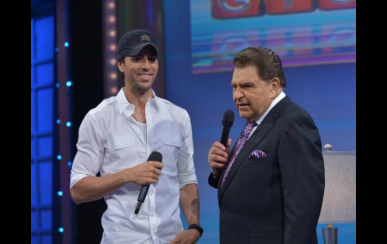 Enrique Iglesias agradeció a Don Francisco por ayudarle a alcanzar sus sueños. ESPECIAL / univision.com
