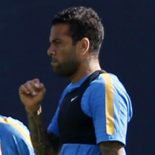 Dani Alves recibe alta médica y estará ante Levante
