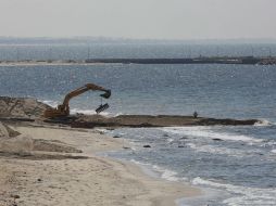 Egipto comenzó a bombear agua de mar en tuberías a lo largo de la frontera para destuir túneles que permitían el contrabando de armas. EFE / M. Saber