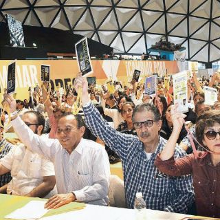 Perredistas facilitan la candidatura de Basave