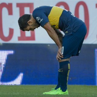La AFA no sanciona a Carlos Tévez por lesionar a Ezequiel Ham