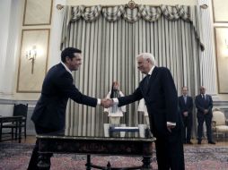 Alexis Tsipras juró el cargo ante el presidente de la República, Prokopis Pavlopoulos. EFE / Y. Kolesidis
