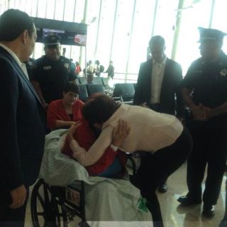 Llegan a Guadalajara dos sobrevivientes del ataque en Egipto