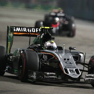 Sergio Pérez se ve sacando puntos en Japón