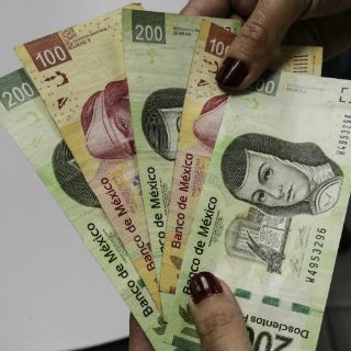 Erróneo tallar billetes para verificar su autenticidad: Banxico