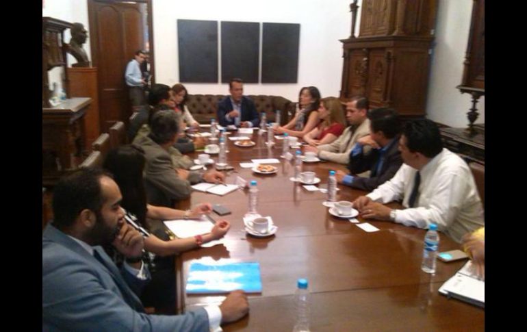 La reunión de este martes para trabajar en modificar la nueva Ley de Transparencia. TWITTER / @iteijalisco