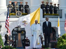 Banda militar tocó los himnos del Vaticano y EU. AFP / V. Pinto
