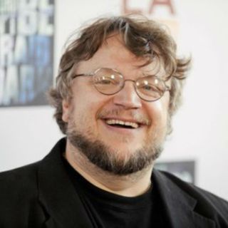 Guillermo del Toro vuelve a su esencia con su cinta 'La Cumbre Escarlata'