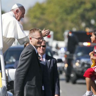 Niña mexicana pide al Papa interceder por indocumentados