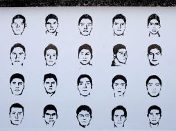 A un año de distancia, los padres de los normalistas desaparecidos no se dan por vencidos en la búsqueda de los muchachos. AP / R. Blackwell