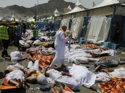 La avalancha ocurrida durante el ritual de lapidación de Satán dejó numerosos muertos y heridos el primer día del Eid al Adha. AP /