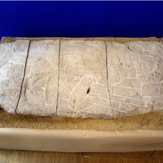 México recupera bajorrelieve Olmeca después de 40 años