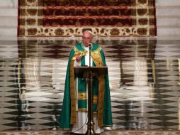 Dos mil 419 personas escucharon hoy al Papa Francisco oficiar misa en la Catedral de San Patricio. AP / C. Rachman