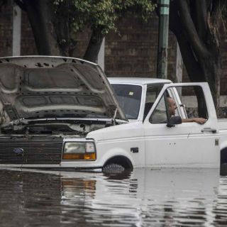 Consejos para manejar bajo la lluvia